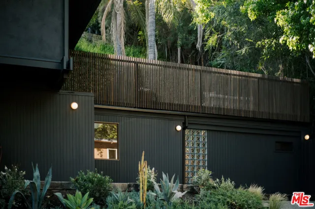 $2,795,000 | 5649 Valley Oak Drive, Los Angeles, CA 90068