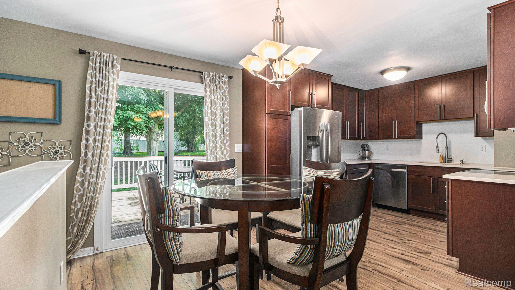 903 Brighton Lake Road Brighton, MI 48116 - Photo 4 of 16 Gallery Image 4