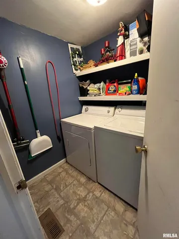 $68,900 | 421 North 21st Street, Herrin, IL 62948