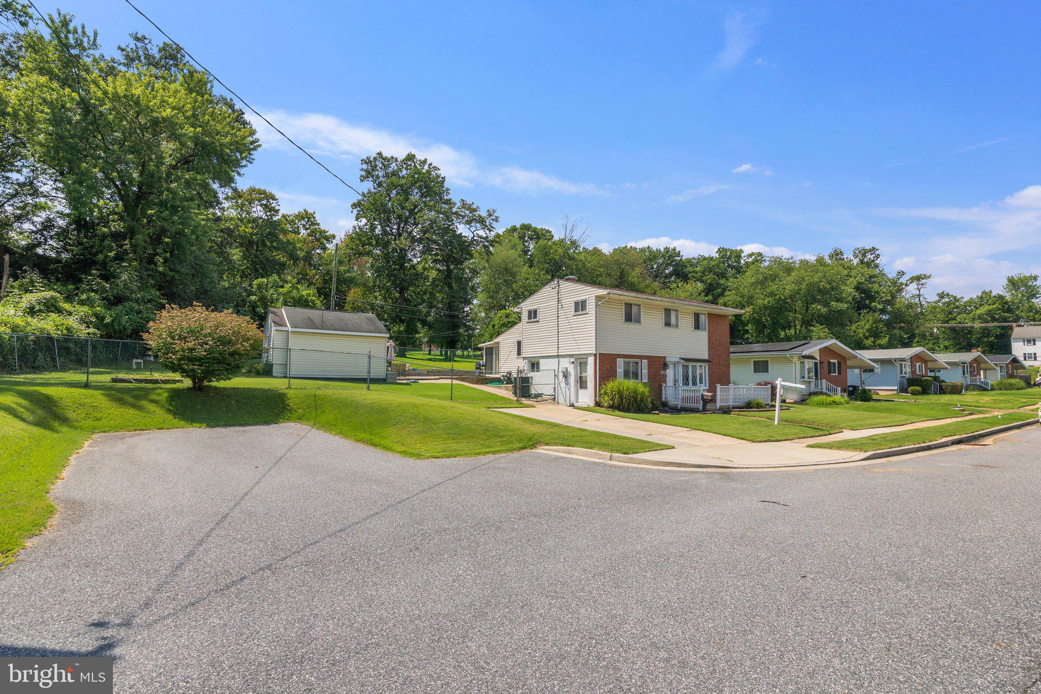 5608 Huntsmoor Road Baltimore, MD 21227 - Photo 3 of 45 Gallery Image 3