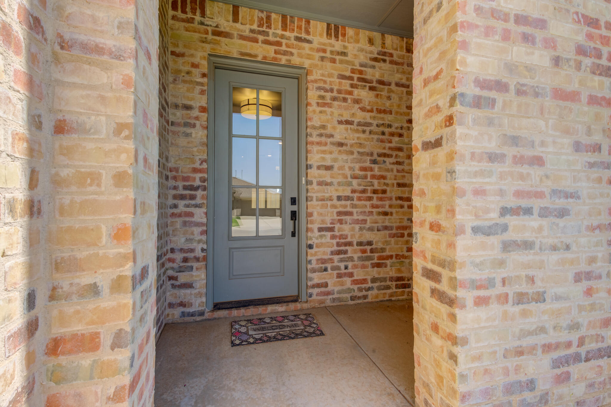 6904 55th Street Lubbock, TX 79407 - Photo 5 of 47 a bathroom with a shower