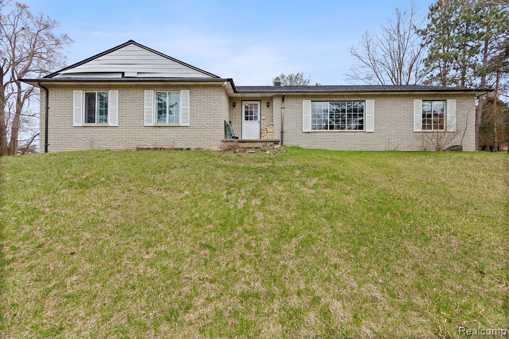 2975 Hadden Road Rochester, MI 48306 - Photo 1 of 52