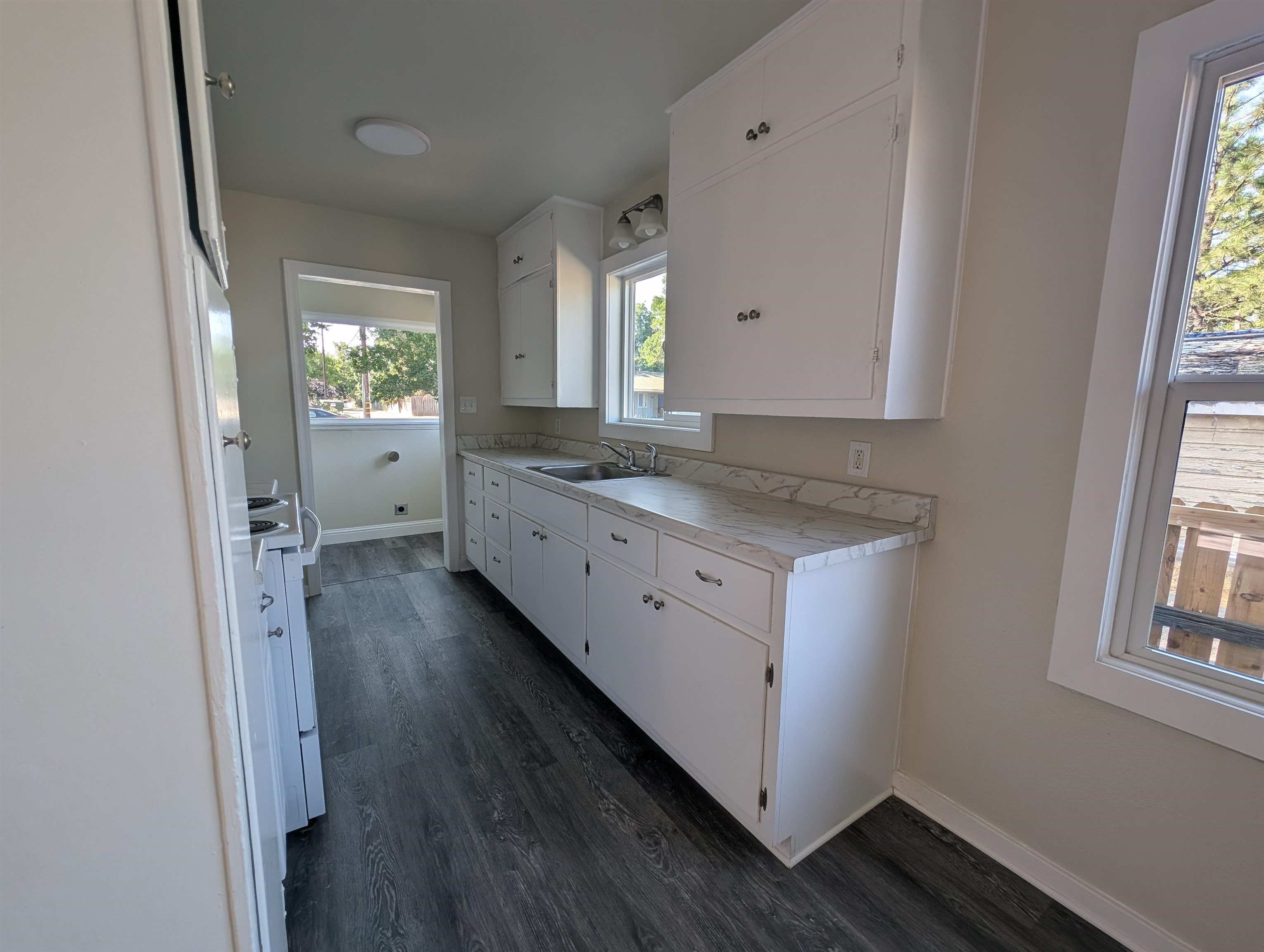 1124 Union Street Red Bluff, CA 96080 - Photo 3 of 4