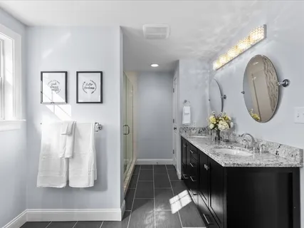 a view of walk in closet