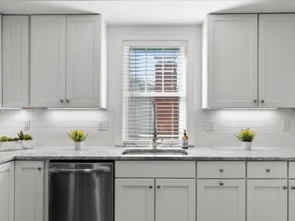 $999,999 | 40 Catherine Street, Unit 2, Boston, MA 02131