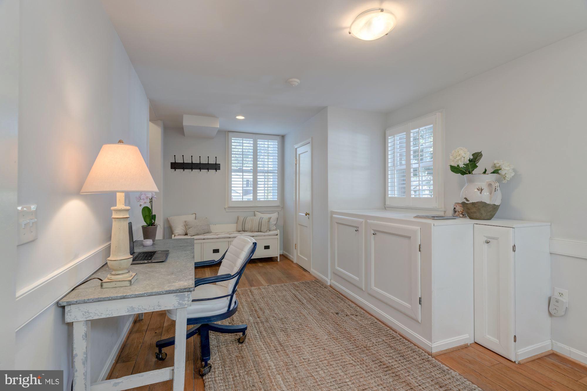 5905 Cobalt Road Bethesda, MD 20816 - Photo 11 of 26 Main Level - Family Room