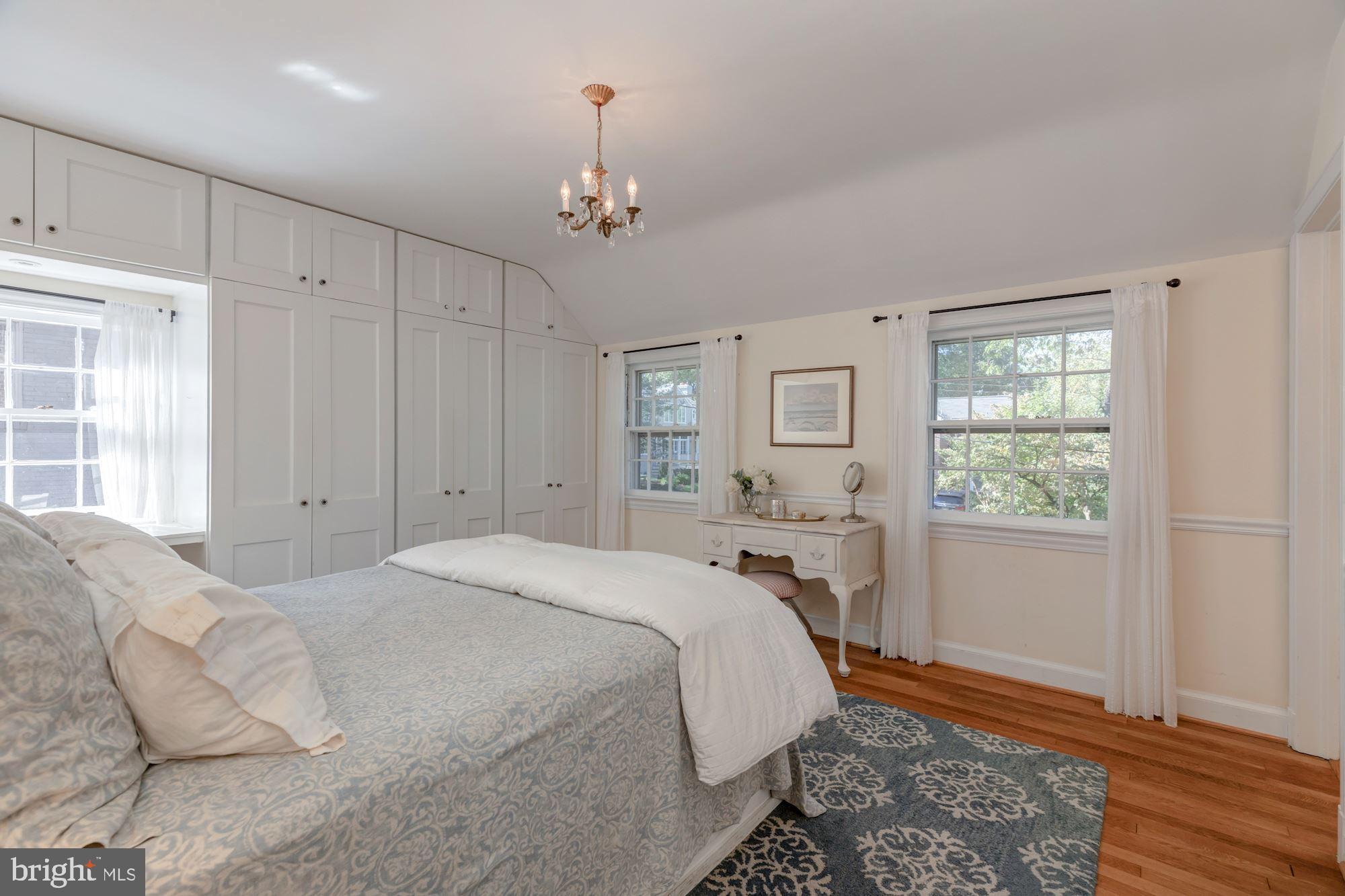 5905 Cobalt Road Bethesda, MD 20816 - Photo 13 of 26 Upper Level - Owner's Bedroom