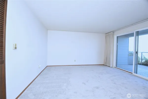 an empty room with closet