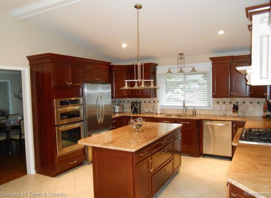 574 Snowmass Drive Rochester, MI 48309 - Photo 15 of 56 Kit 4.jpg