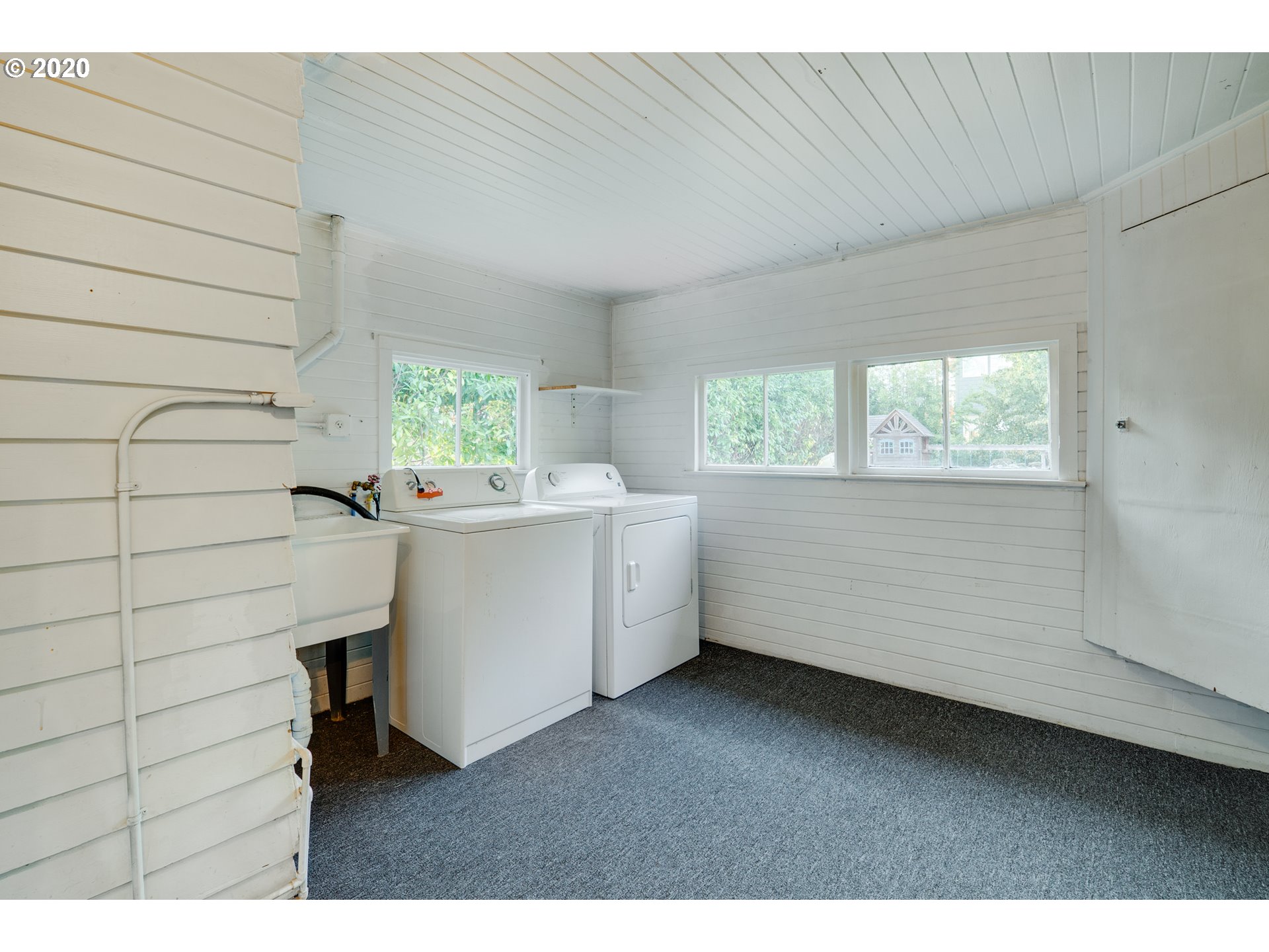 8827 Southeast Reedway Street Portland, OR 97266 - Photo 16 of 32 Gallery Image 16