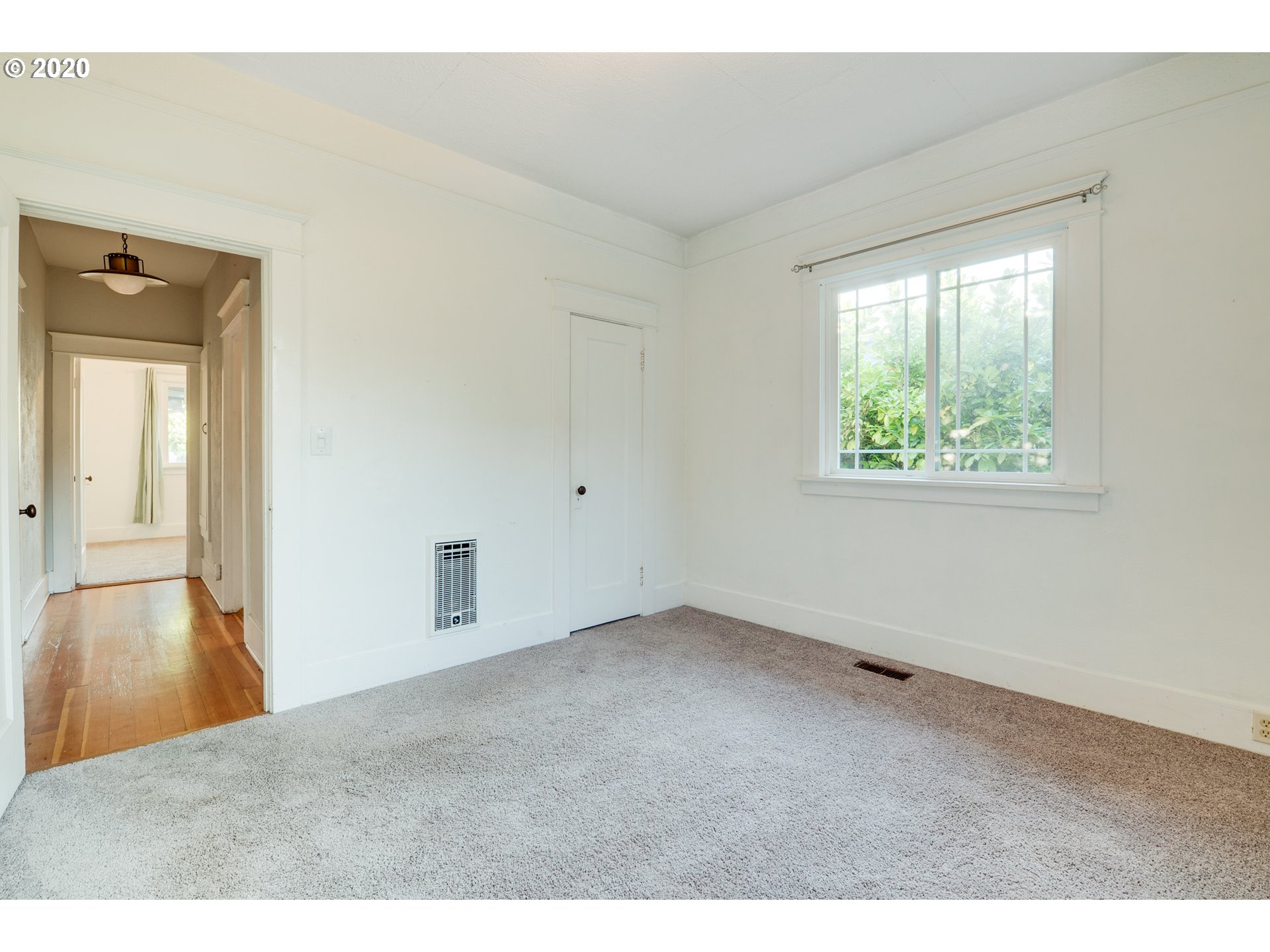 8827 Southeast Reedway Street Portland, OR 97266 - Photo 19 of 32 Gallery Image 19