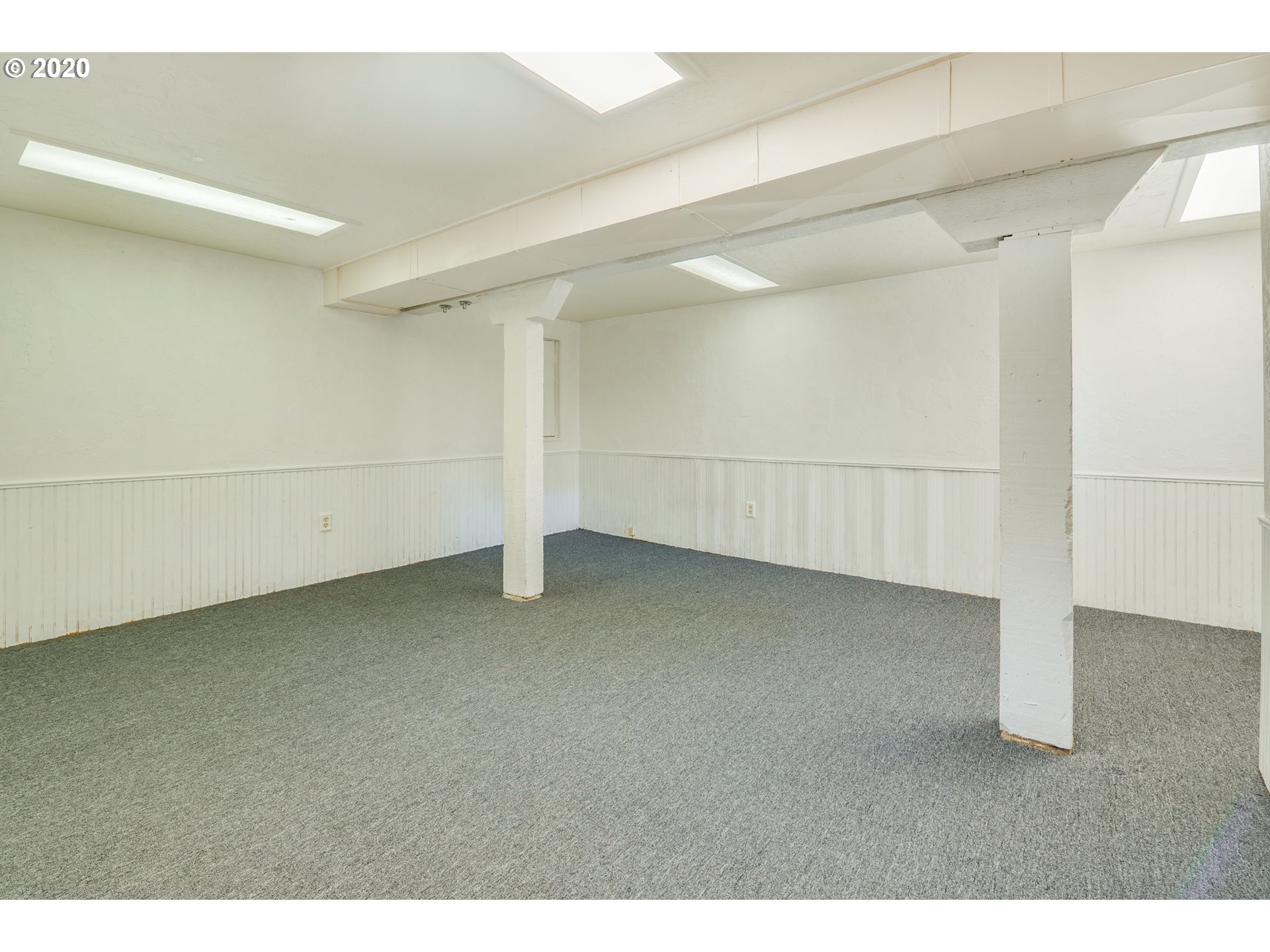 8827 Southeast Reedway Street Portland, OR 97266 - Photo 26 of 32 Gallery Image 26