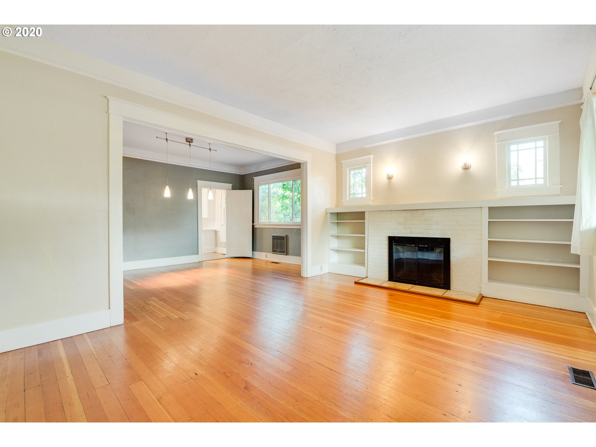 8827 Southeast Reedway Street Portland, OR 97266 - Photo 6 of 32 Gallery Image 6