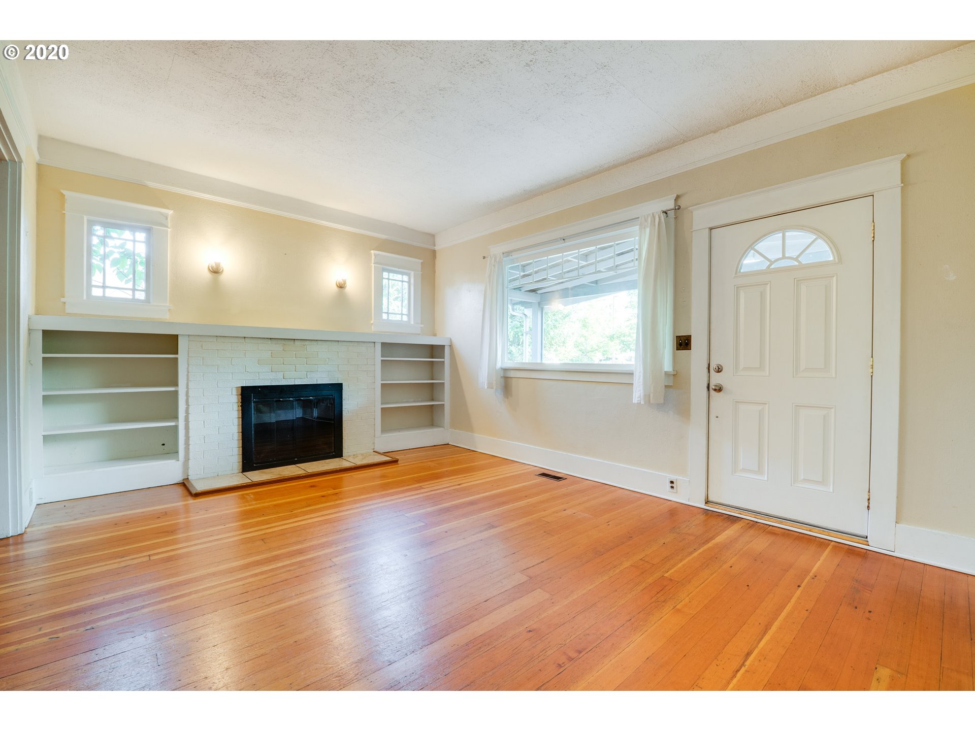 8827 Southeast Reedway Street Portland, OR 97266 - Photo 7 of 32 Gallery Image 7