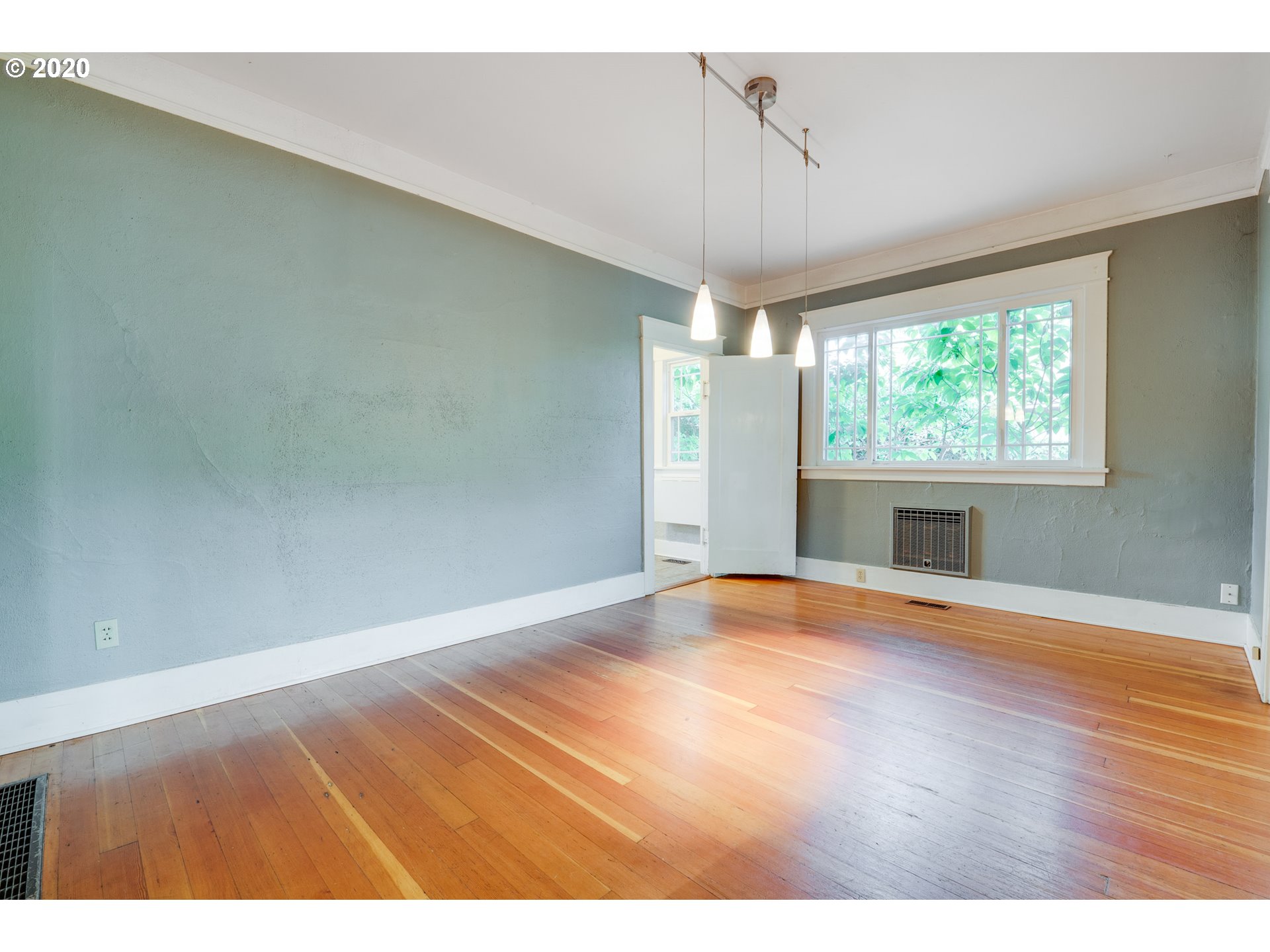 8827 Southeast Reedway Street Portland, OR 97266 - Photo 10 of 32 Gallery Image 10