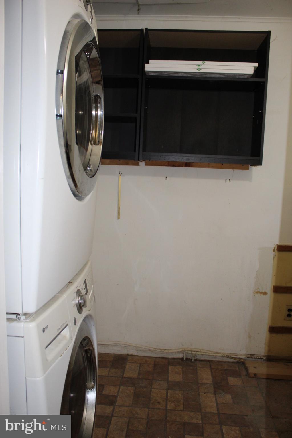 501 East New Street Lititz, PA 17543 - Photo 8 of 16 a utility room with dryer and washer