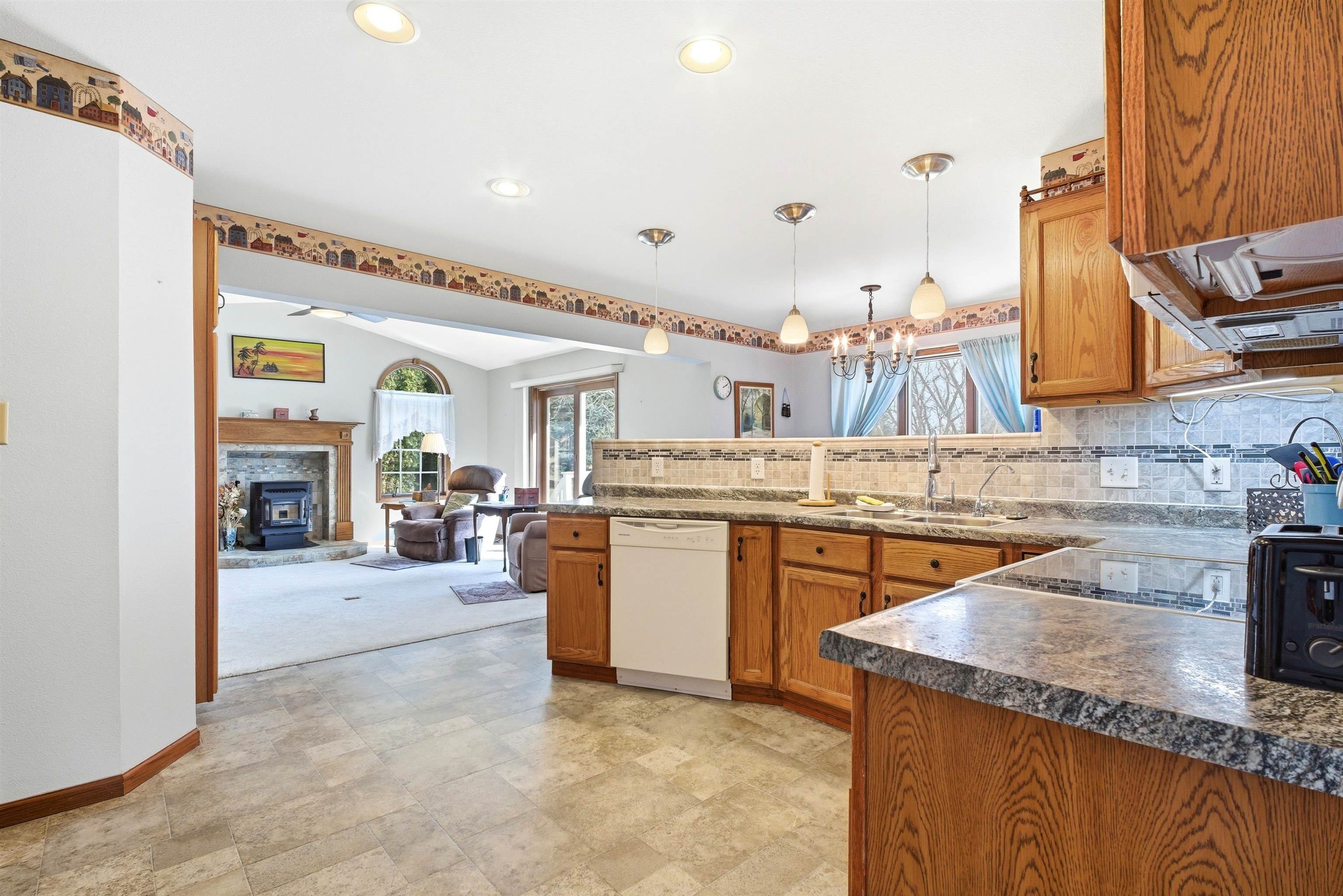 627 Cambridge Drive Ripon, WI 54971 - Photo 9 of 30