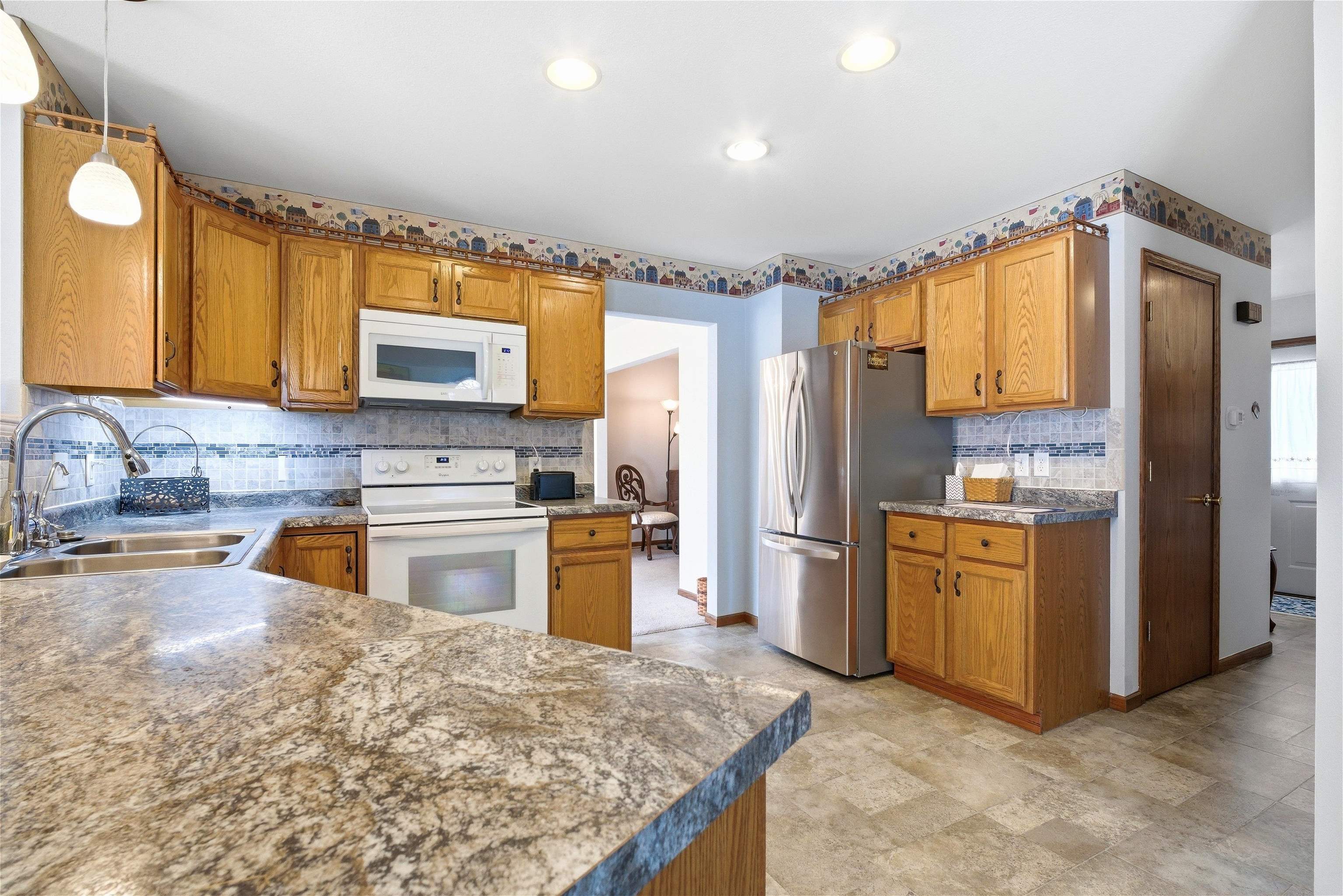 627 Cambridge Drive Ripon, WI 54971 - Photo 10 of 30