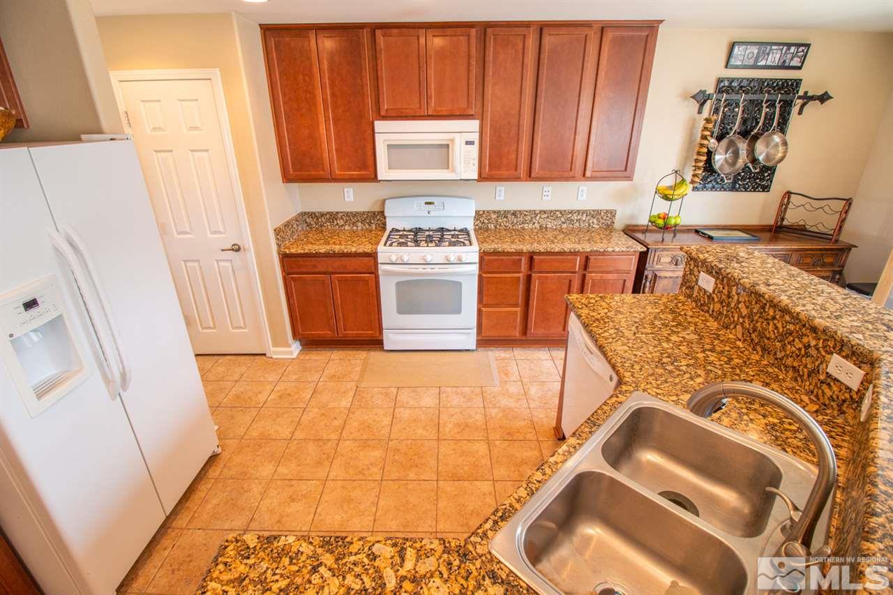 9175 Andraste Way Reno, NV 89506 - Photo 5 of 18 Photo 5