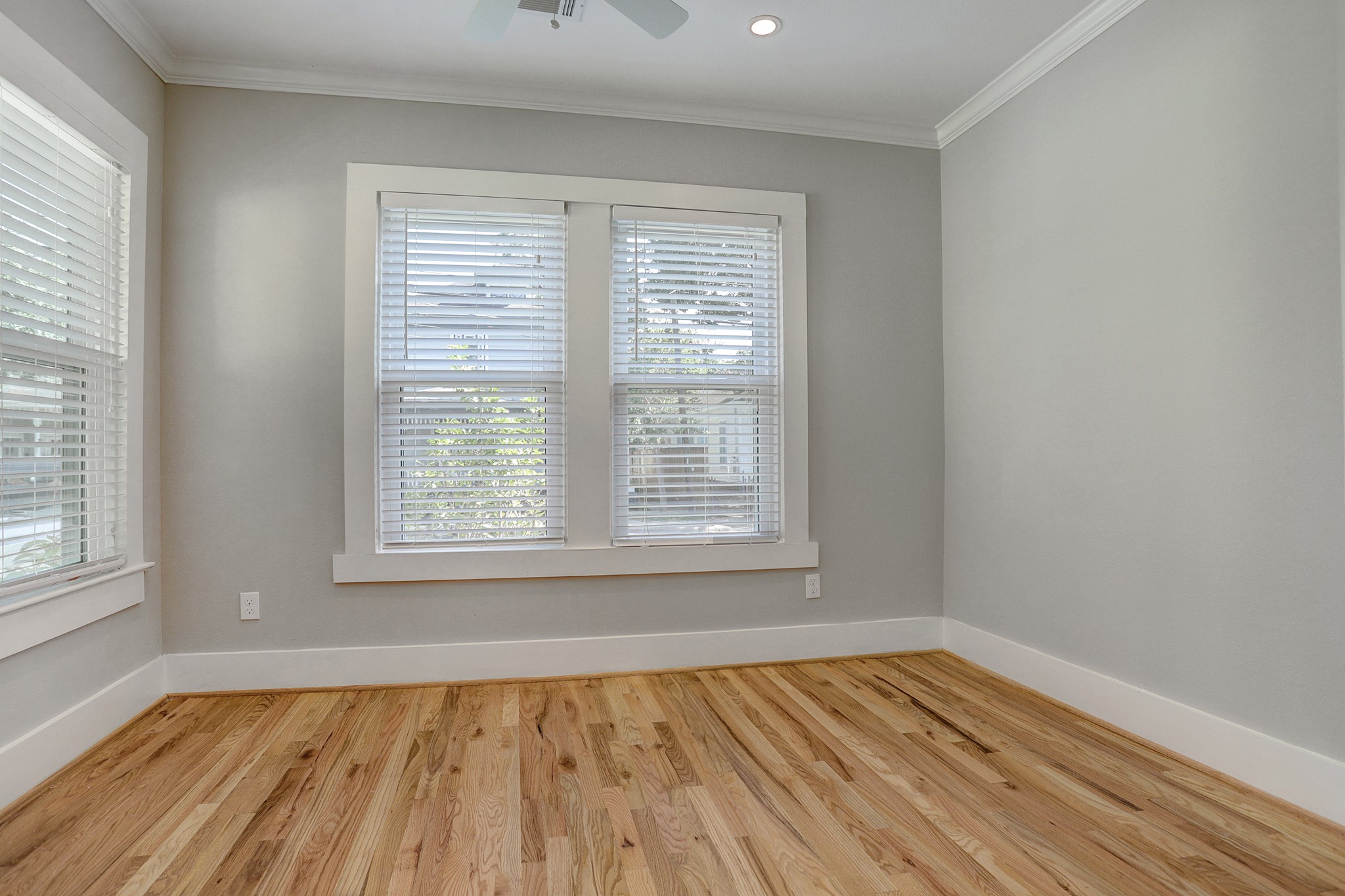 127 Payne Street Houston, TX 77009 - Photo 15 of 23 This is a picture of the bedroom when it is vacant.