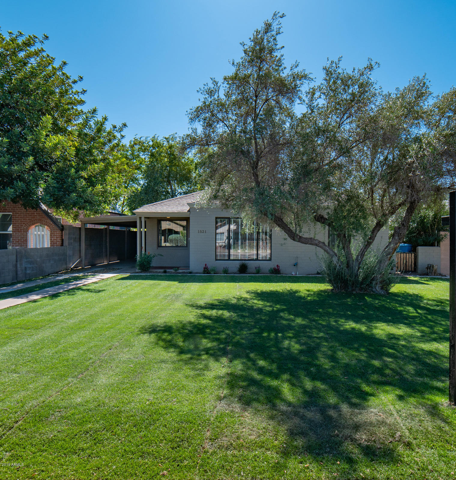 1521 East Granada Road Phoenix, AZ 85006 - Photo 2 of 38 DSC05558