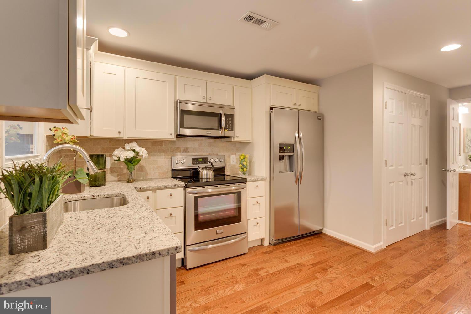 12309 Livingston Road Fort Washington, MD 20744 - Photo 4 of 20 Kitchen