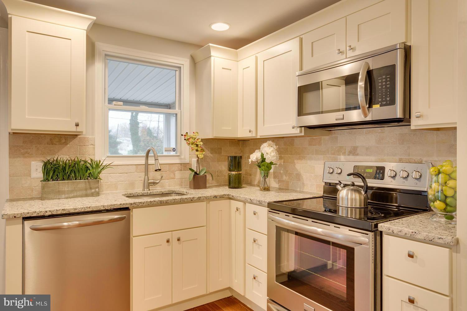 12309 Livingston Road Fort Washington, MD 20744 - Photo 5 of 20 Kitchen