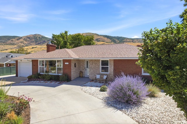 1180 North 400 East Bountiful, UT 84010 - Photo 4 of 50 Front house
