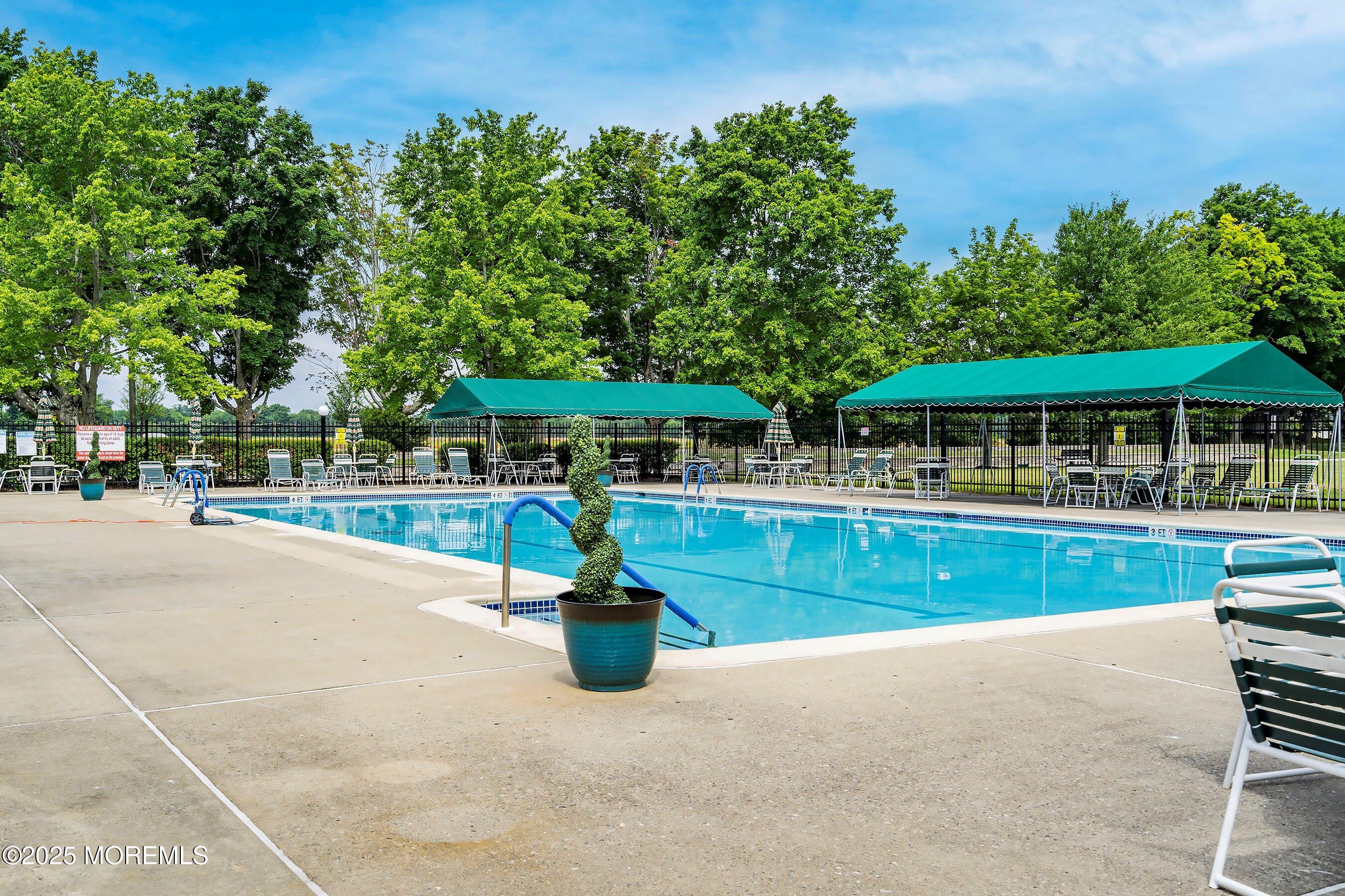 23 Datchet Close, Unit 1000 Freehold, NJ 07728 - Photo 25 of 28 33-Pool 1