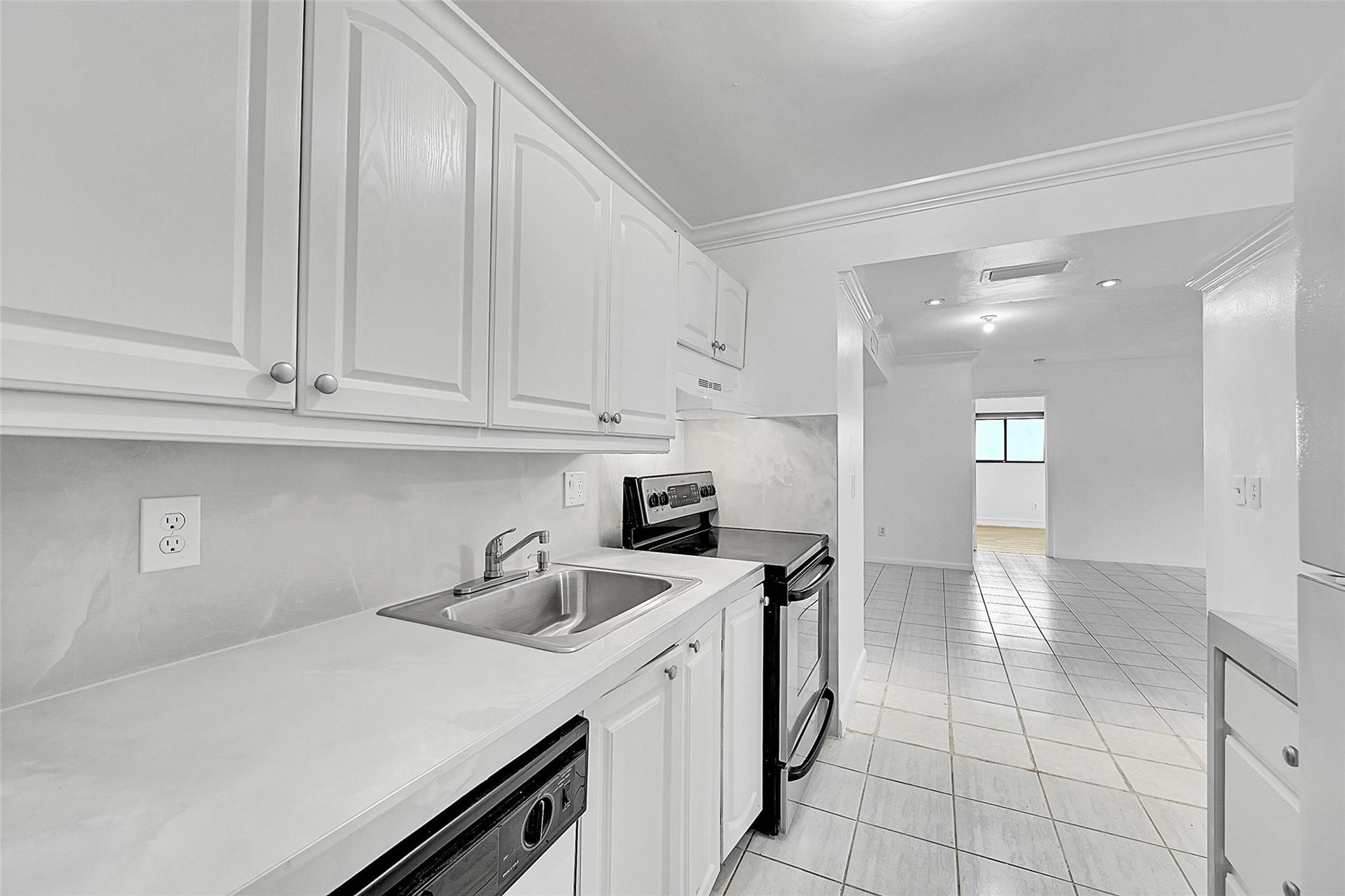 9529 West McNab Road, Unit 108 Tamarac, FL 33321 - Photo 11 of 42 Photo 11