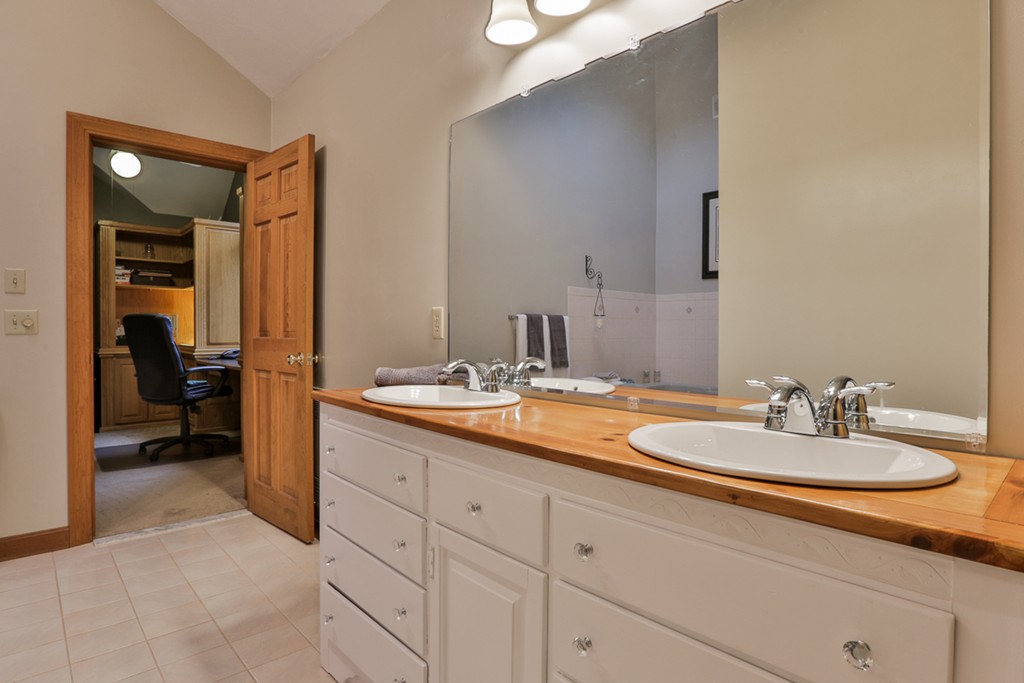 60 Houghton Road Princeton, MA 01541 - Photo 24 of 30