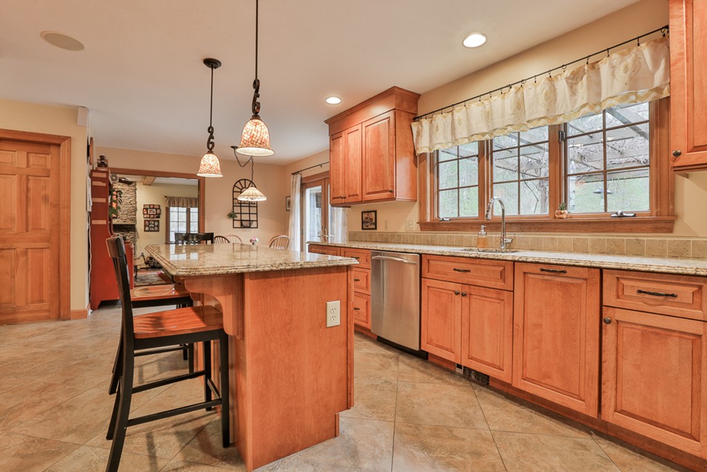 60 Houghton Road Princeton, MA 01541 - Photo 10 of 30