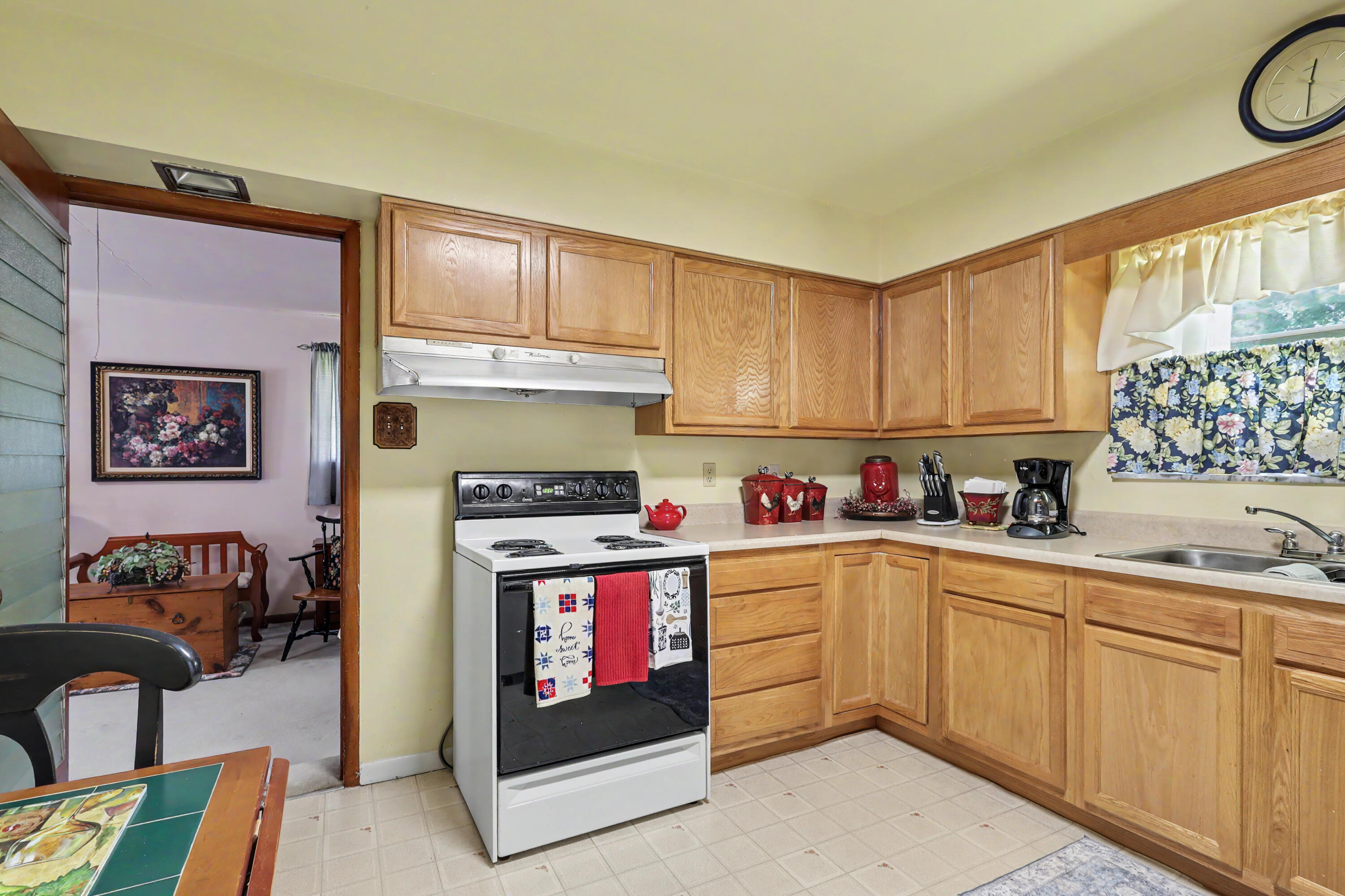 2196 Amsterdam Road Fort Mitchell, KY 41017 - Photo 2 of 30 IMG_1587