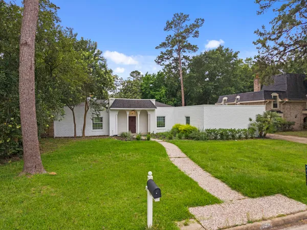 $2,900 | 10519 Fawnview Drive, Houston, TX 77070
