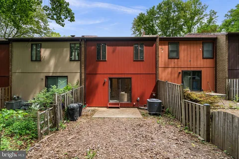 $525,000 | 21 Briardale Court, Derwood, MD 20855