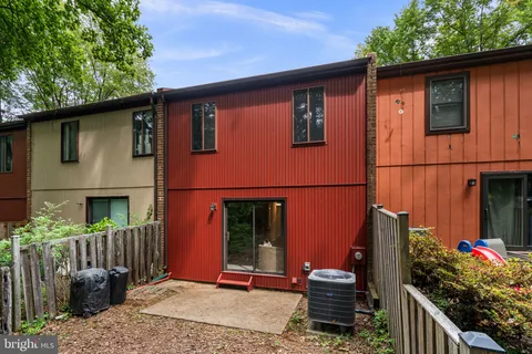 $525,000 | 21 Briardale Court, Derwood, MD 20855