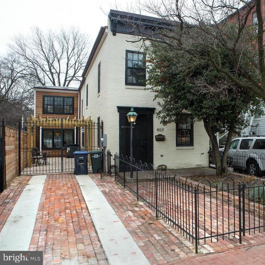 407 Independence Avenue Southeast Washington, DC 20003 - Photo 3 of 41