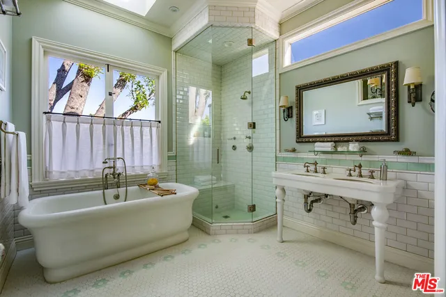 $4,500,000 | 2645 33rd Street, Santa Monica, CA 90405