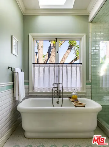 $4,500,000 | 2645 33rd Street, Santa Monica, CA 90405