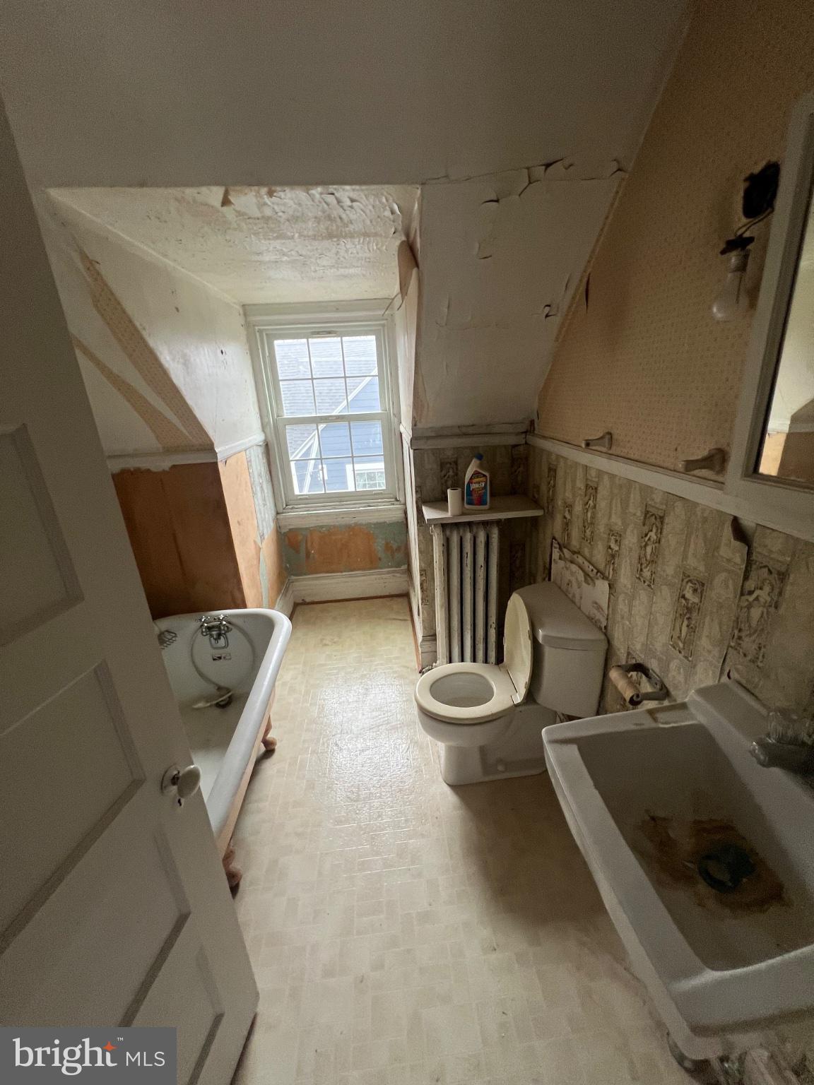 111 Penarth Road Bala Cynwyd, PA 19004 - Photo 15 of 20 Charming vintage bathroom awaits revival.