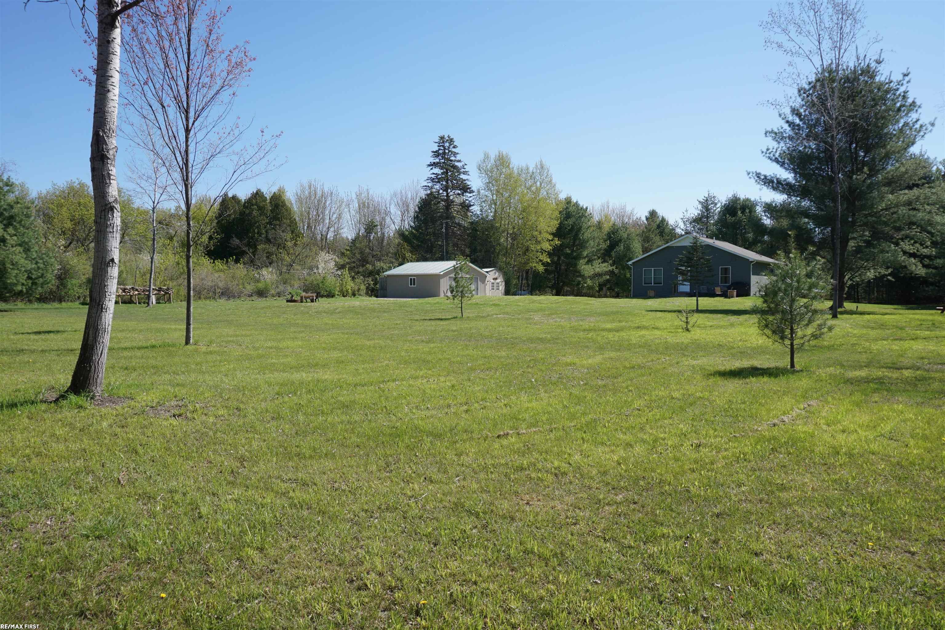2138 Long Road Beaverton, MI 48612 - Photo 17 of 38 50175027-a6f42029-50c0-443a-8594-f939ba3c6b2b.JPG