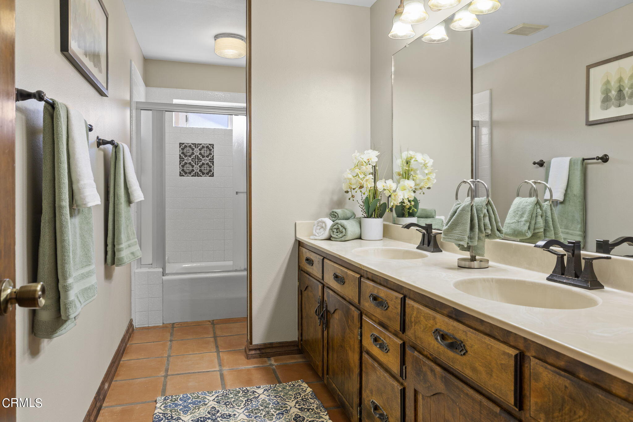 5577 La Cumbre Road Somis, CA 93066 - Photo 45 of 64 Full bathroom for guest bedrooms