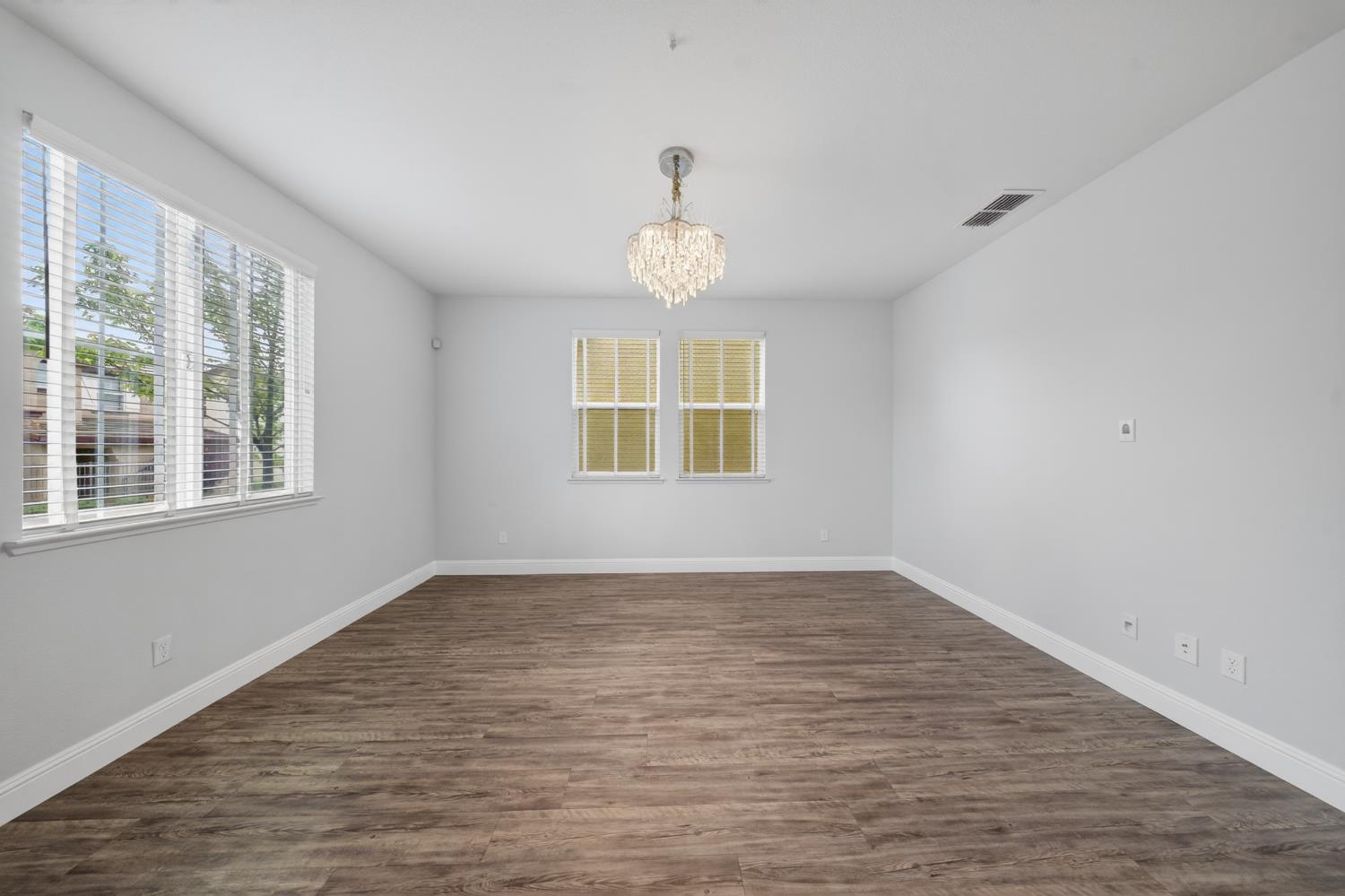 203 Rochdale Street Roseville, CA 95661 - Photo 13 of 46