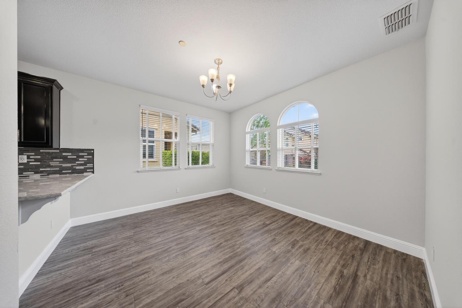 203 Rochdale Street Roseville, CA 95661 - Photo 14 of 46
