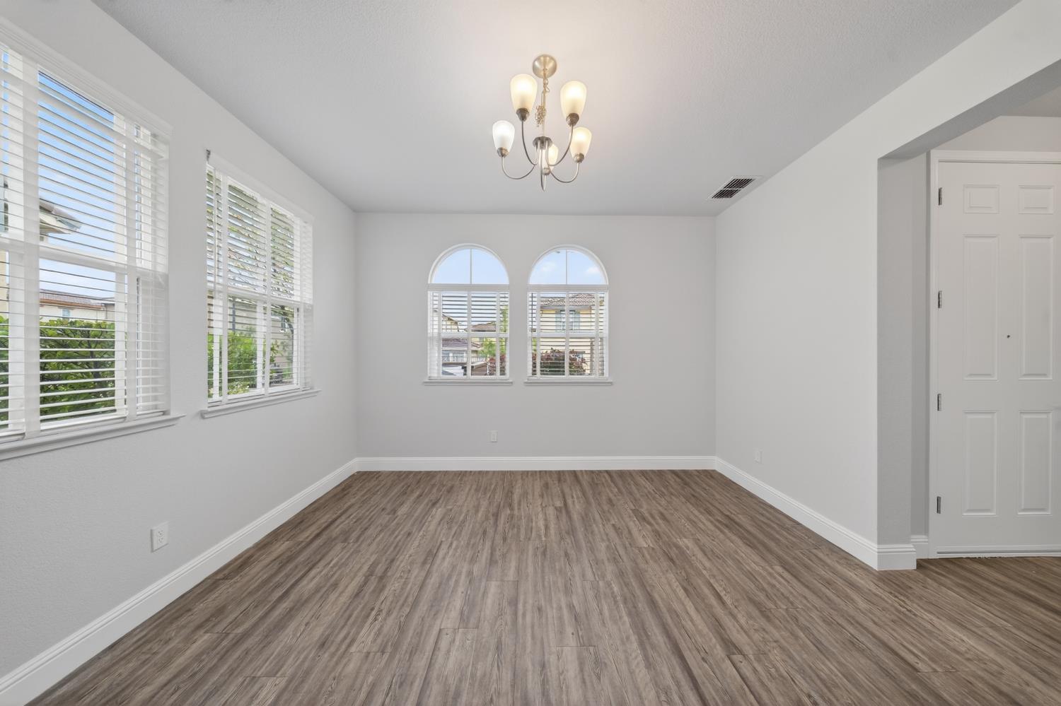 203 Rochdale Street Roseville, CA 95661 - Photo 18 of 46