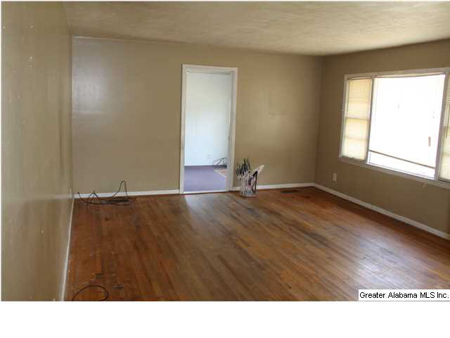 220 Patricia Road Anniston, AL 36206 - Photo 3 of 19