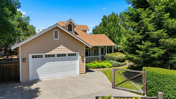 $925,000 | 10041 Starr Road, Windsor, CA 95492