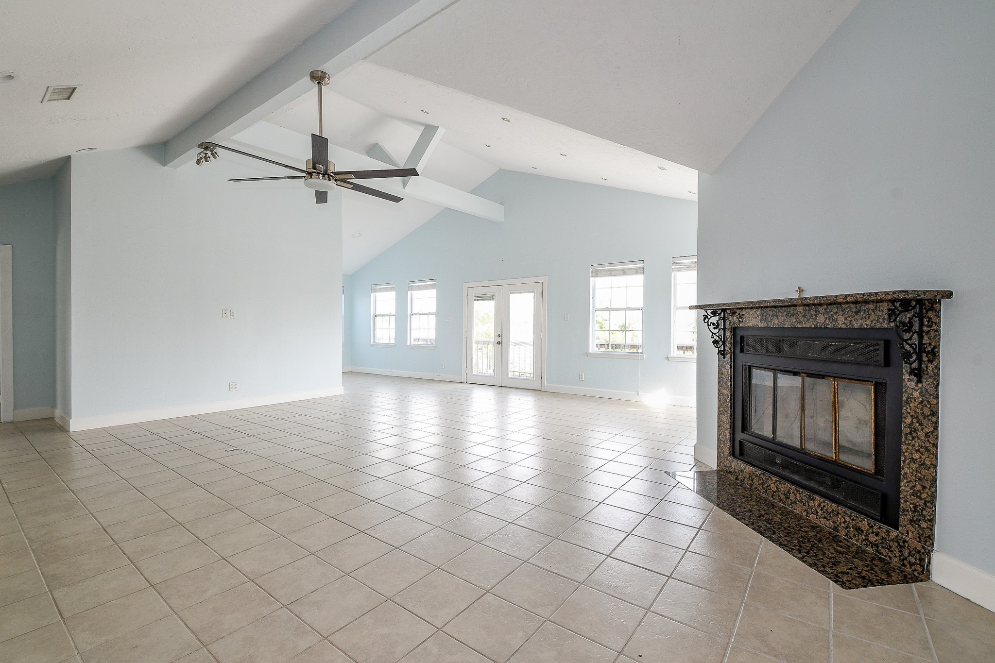 1615 Railroad Street San Leon, TX 77539 - Photo 11 of 45