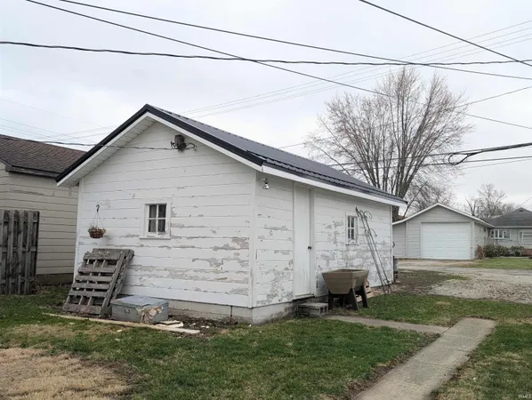 $170,000 | 420 East Central Avenue, Bluffton, IN 46714
