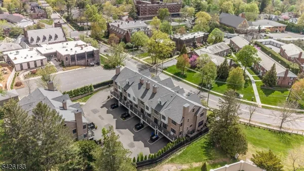 $1,895,000 | 59 New England Avenue, Unit 5, Summit, NJ 07901